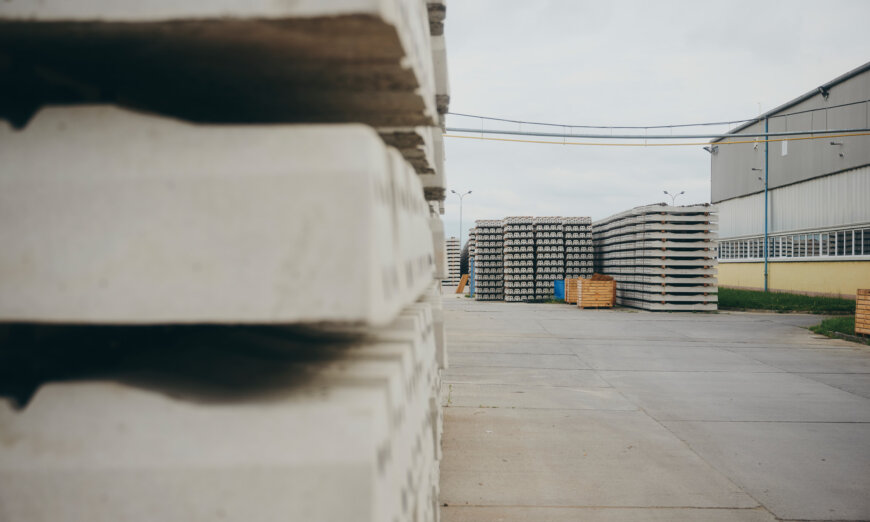 Moll-Rail-&-Precast-Betonschwellen-übereinander-gestapelt-©-Max-Freiburger Moll-Rail-&-Precast-Betonschwellen-übereinander-gestapelt-©-Max-Freiburger
